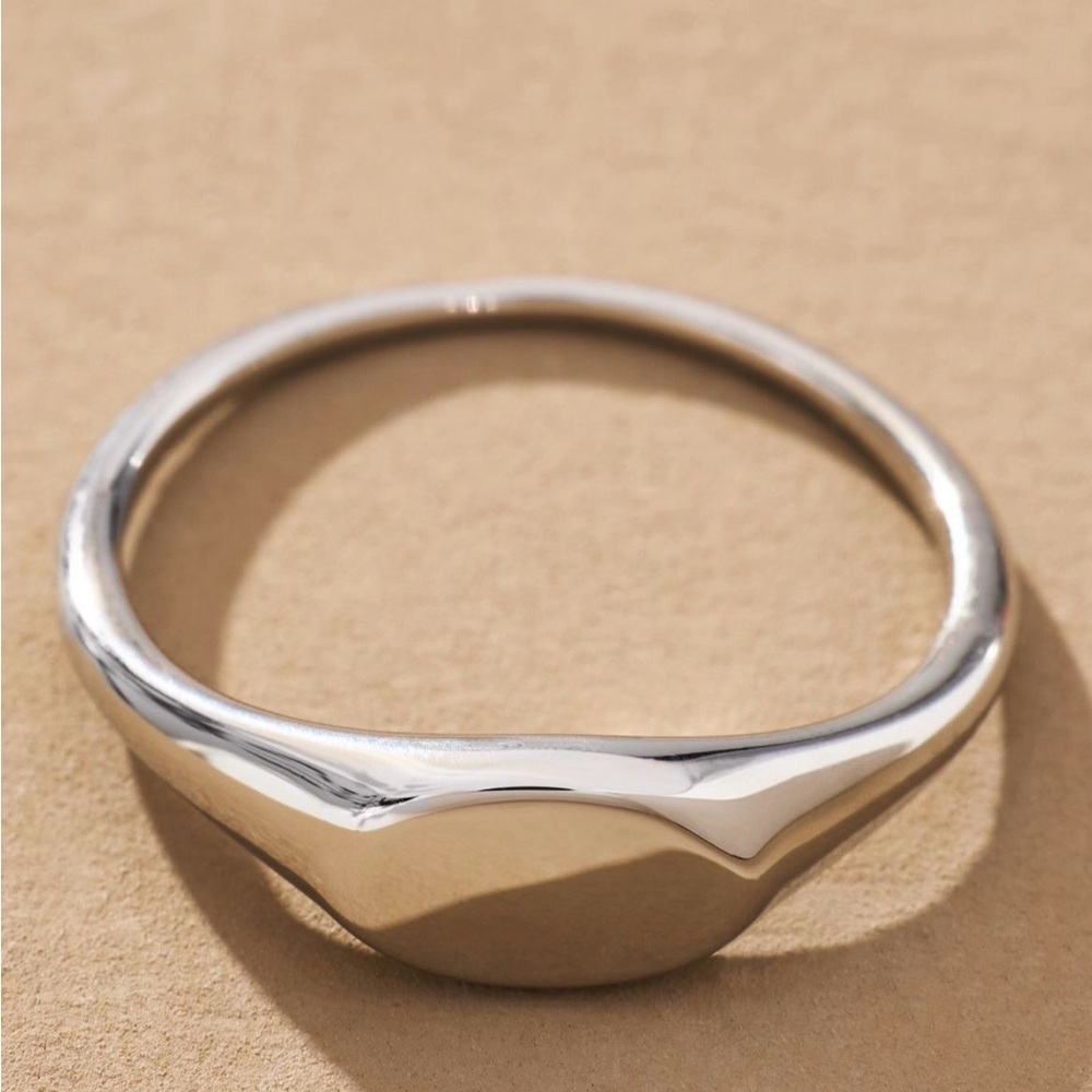 Anthropologie, Oval Silver Signet Ring, Size 7, NWT